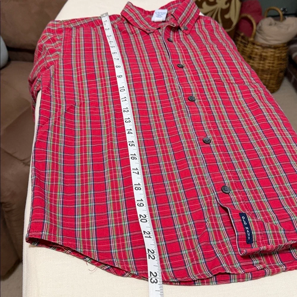 Old Navy Red and Green Plaid Boy’s Button Down Shirt, Size 8.